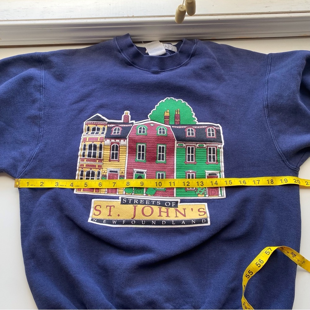 90s Streets of St. John’s Newfoundland Graphic Sweatshirt Size Small Blue Granny - Picture 8 of 15